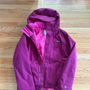 Patagonia women’s jacket magenta.